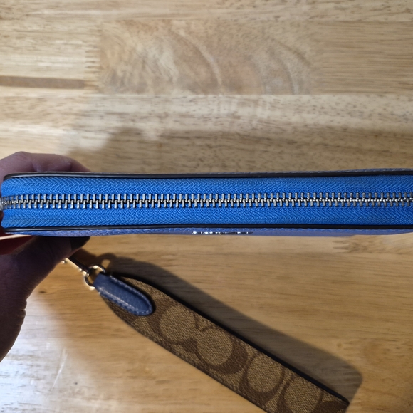 Coach Long Zip Around Leather Wallet NWOT - Picture 6 of 11